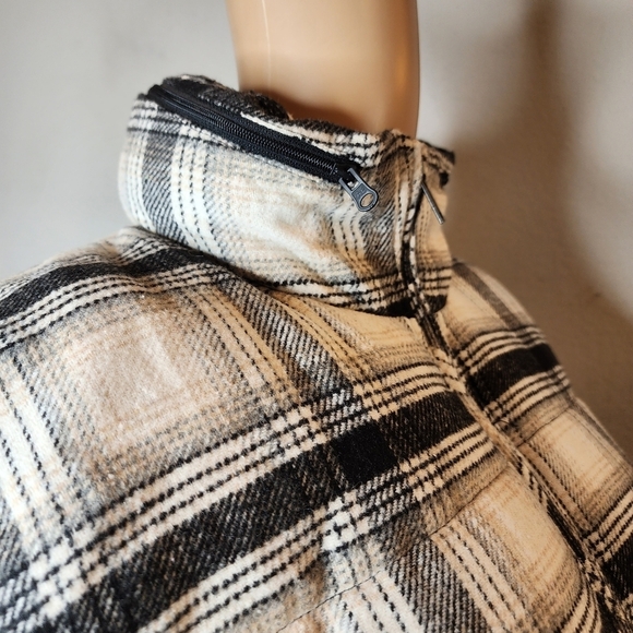 American Eagle Wool-blend plaid puffer coat. Women's size xs. - Picture 13 of 16